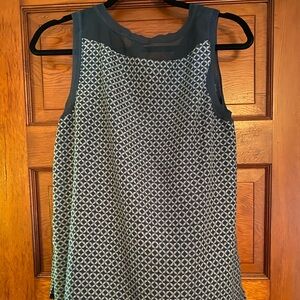 Medium gap tank top